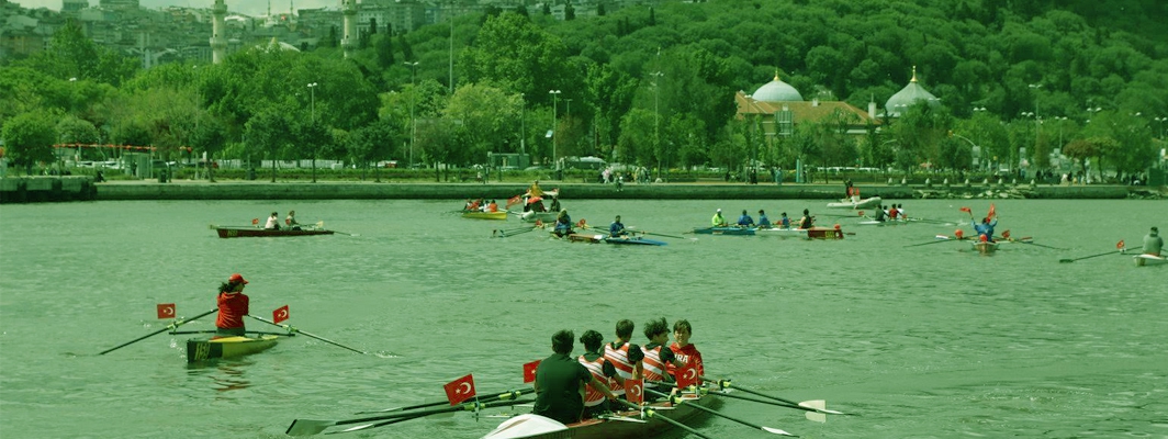 103. yılında 103 sporcuyla Haliç'te 19 Mayıs kutlaması