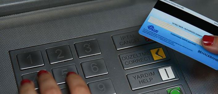 İstanbul’da  ATM’ye yerleştirilmiş kart kopyalama cihazı bulundu