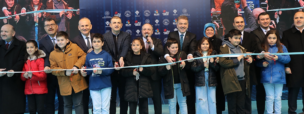 Özdemir Bayraktar Bilim Merkezi Hizmete Açıldı
