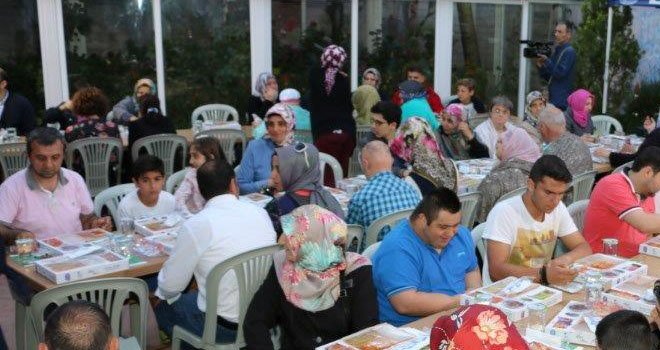  Eyüp Belediyesi’nden Engellilere Özel İftar