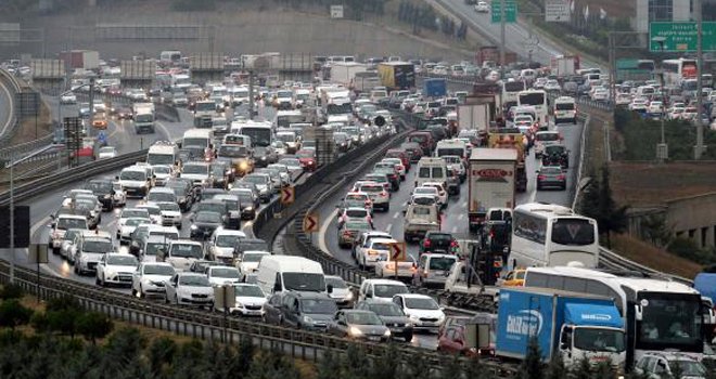 İstanbul'da yağmur hayatı felç etti