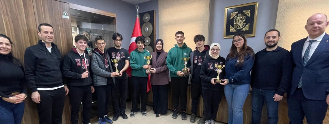 EYÜPSULTAN ANADOLU LİSESİ KANO TAKIMI İSTANBUL ŞAMPİYONASI’NDAN BAŞARIYLA DÖNDÜ!