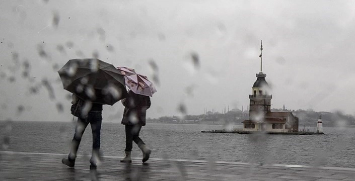 İstanbul'da sağanak yağış etkili oluyor