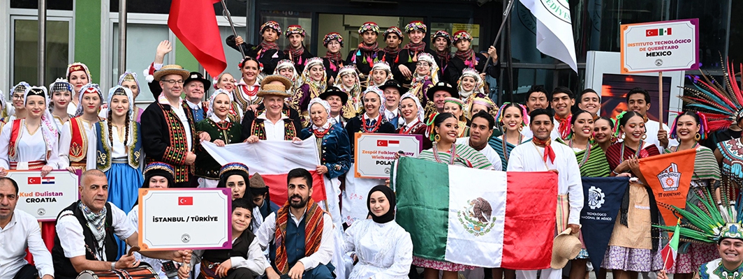 Uluslararası Halk Dansları Festivali Renkli Görüntülere Sahne Oldu